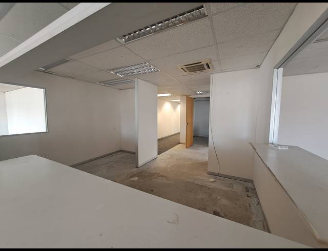 413M² OFFICE TO LET IN CRAIGHALL